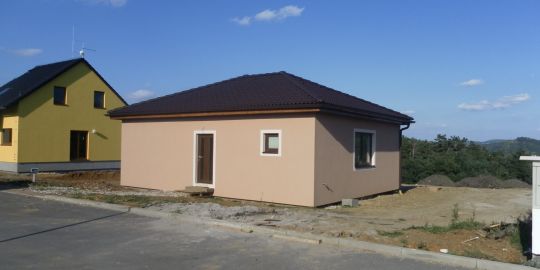 Přízemní bungalov ze dřeva